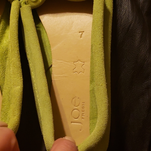 Joe Fresh Green moccasins size 7 - Picture 2 of 4